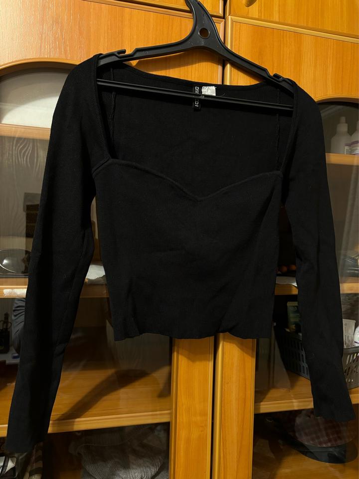 H&M DIVIDED лонгслив с фигурным вырезом