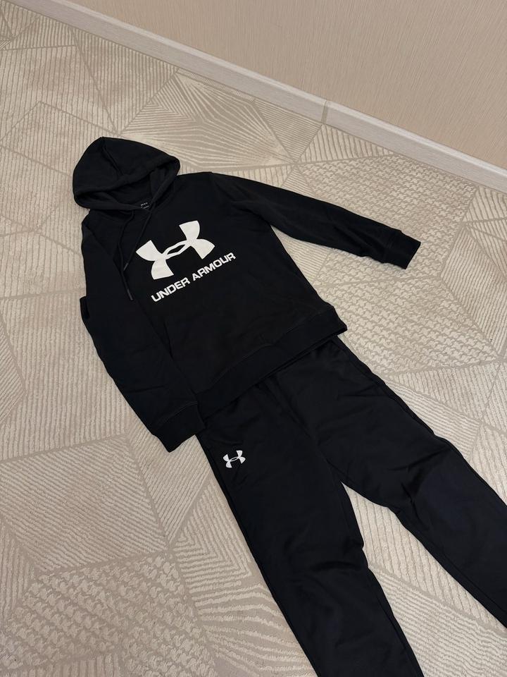 Спортивный костюм Under Armour