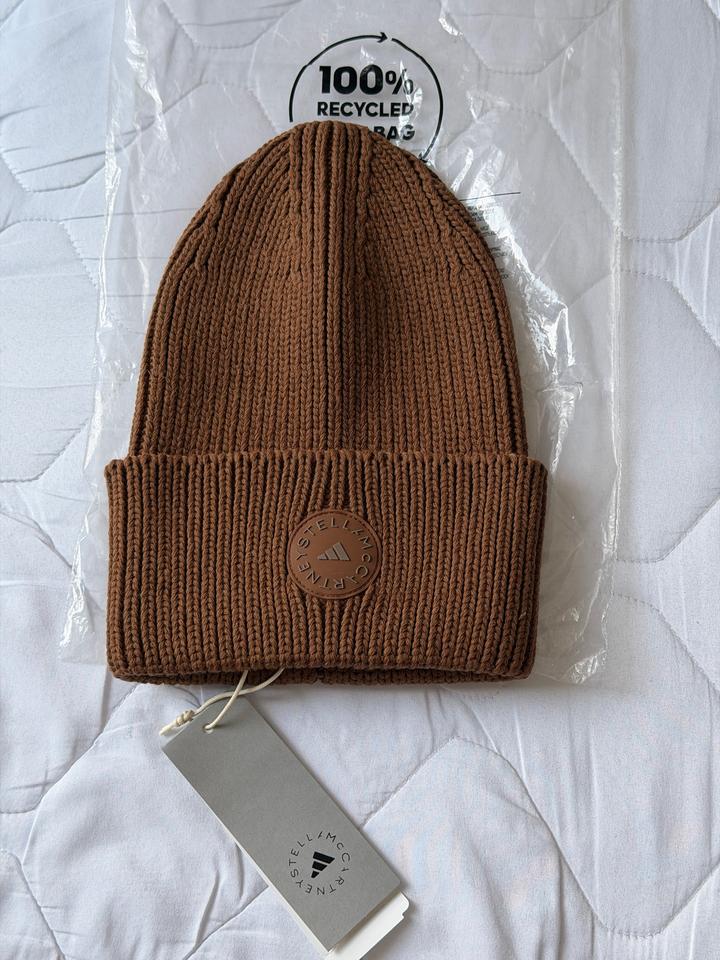 Шапка adidas by Stella McCartney