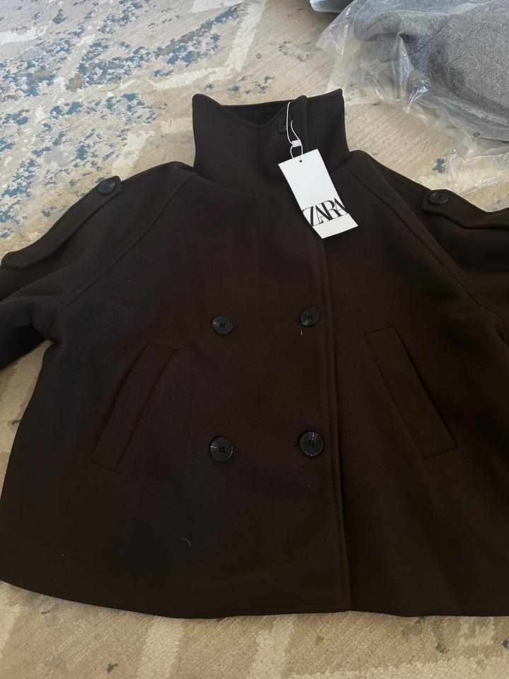 Укороченное двубортное пальто ZARA