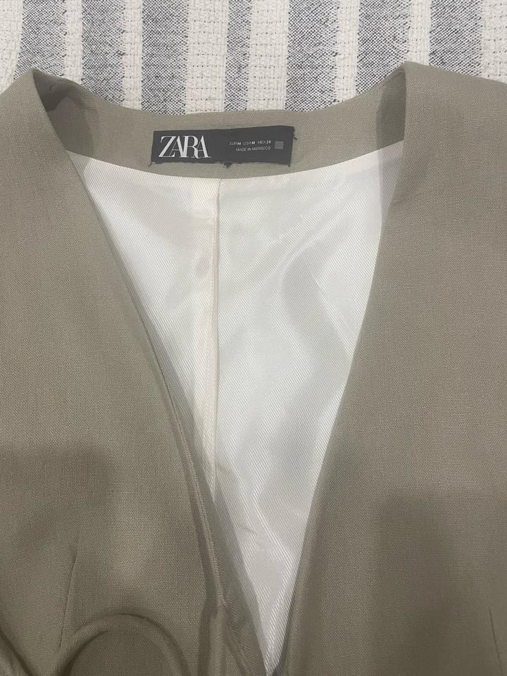 Жилет Zara
