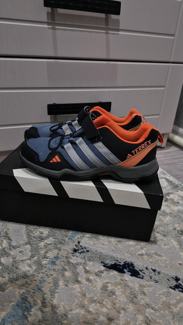 Кроссовки Adidas terex