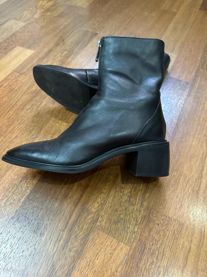 Женские кожаные ботинки ZARA