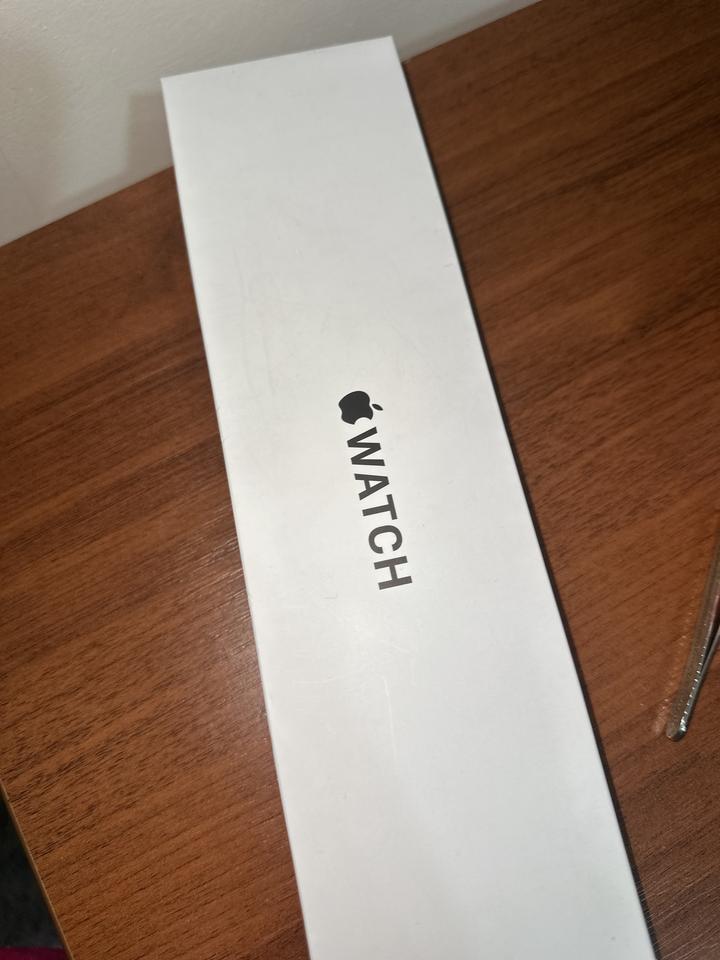 Умные часы Apple Watch SE
