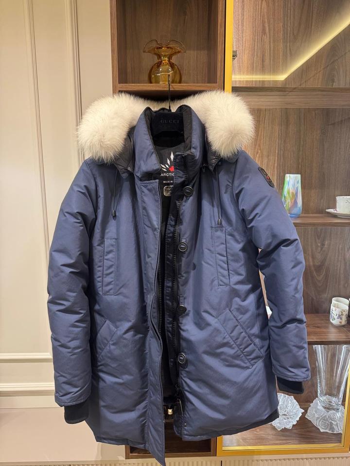 Canada Goose Пуховик