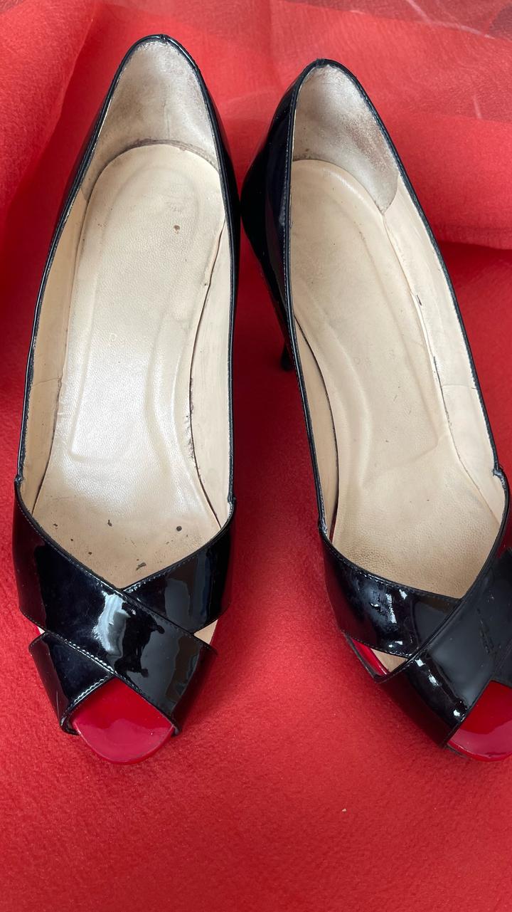Туфли с открытым мысомCHRISTIAN LOUBOUTIN б/у