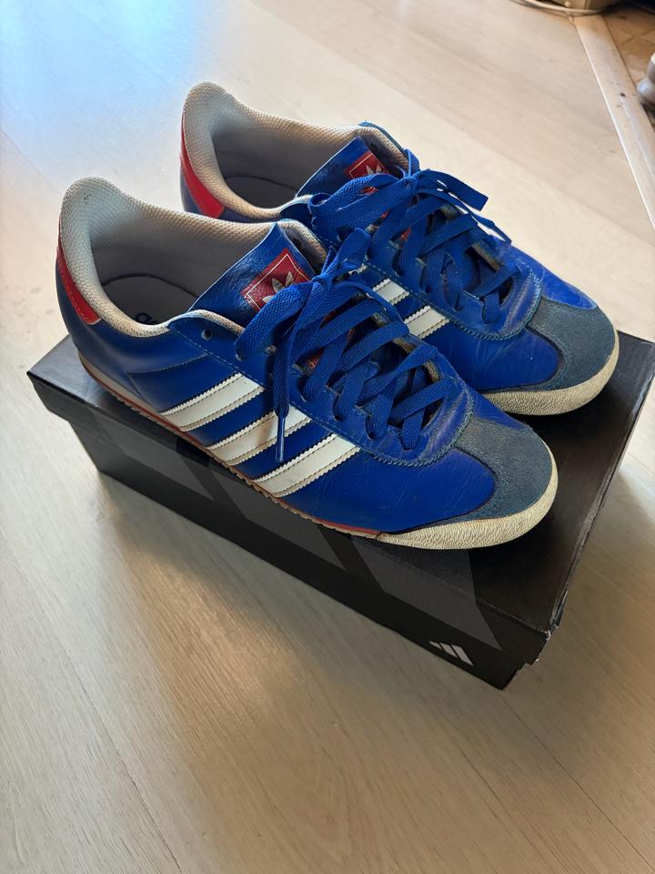Кроссовки adidas