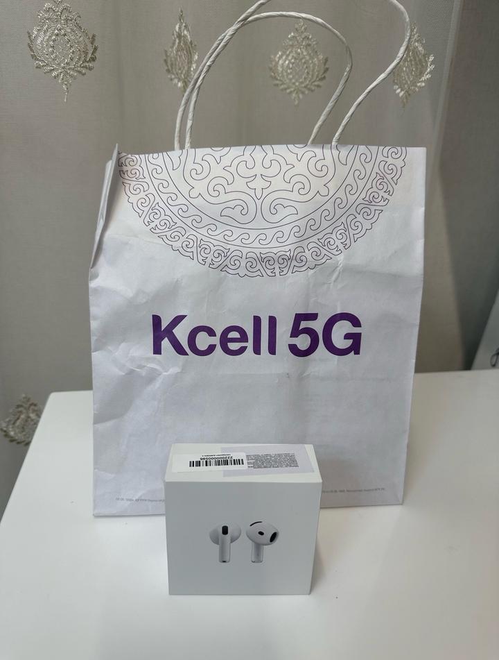 Наушники Apple AirPods 4