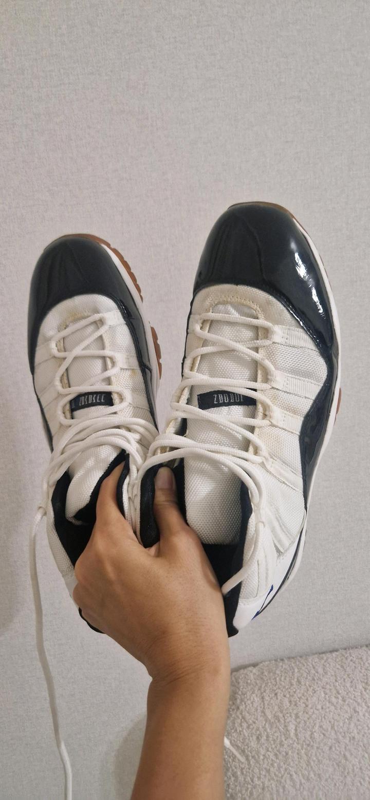 Баскетбольные кроссовки Air Jordan 11