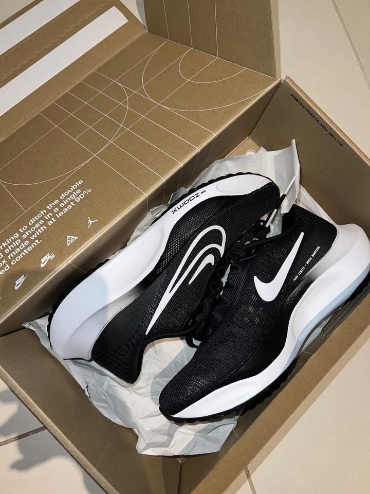 Кроссовки Nike