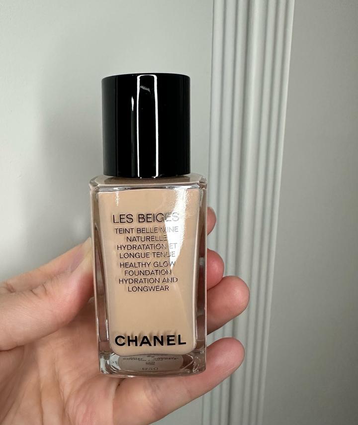 Тональный флюид CHANEL Les Beiges Healthy Glow Foundation