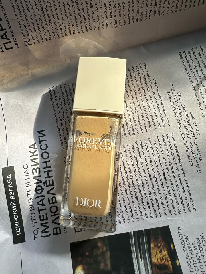 Тональный крем Dior Forever Natural Nude