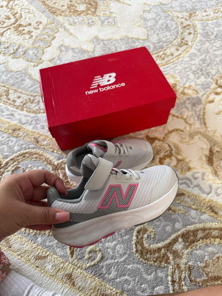 Кроссовки New Balance для девочек