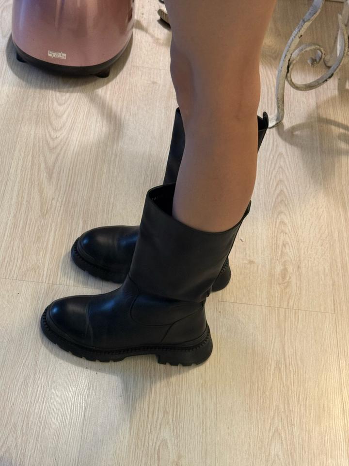 Кожаные сапоги зима