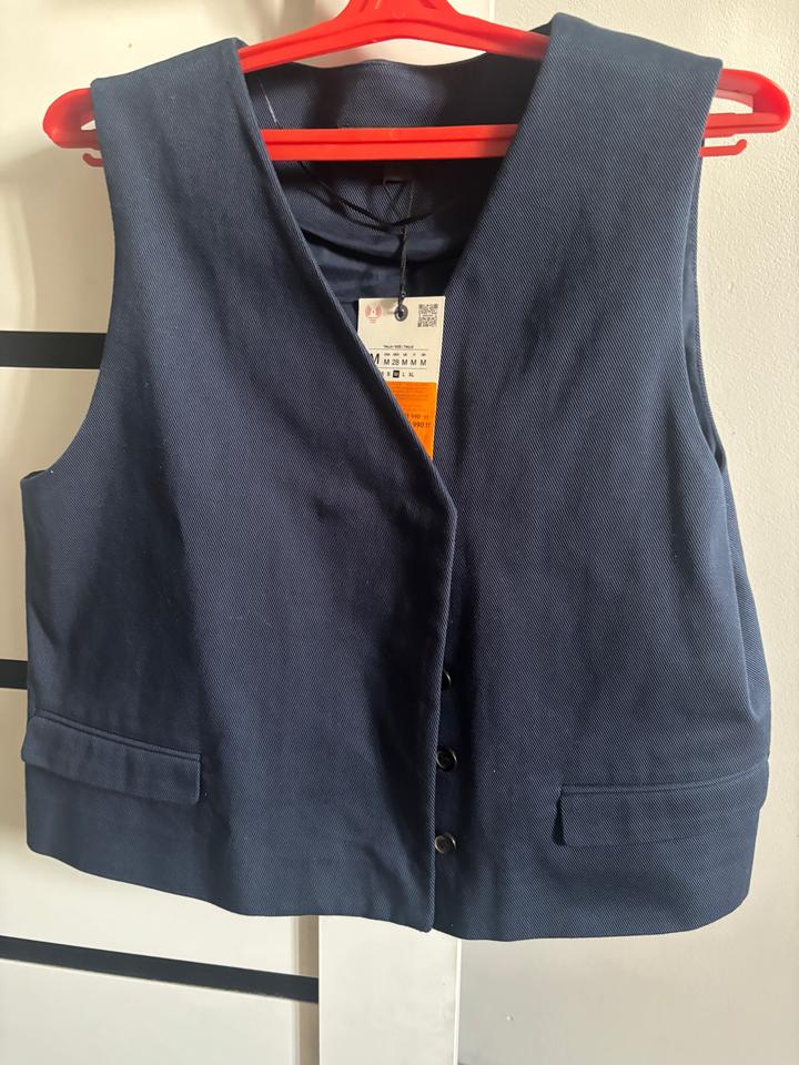 Жилет Zara