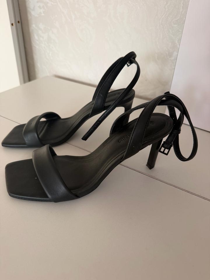 Босоножки Stradivarius
