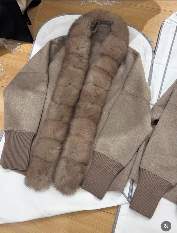 Max Mara Куртка с меховым воротником