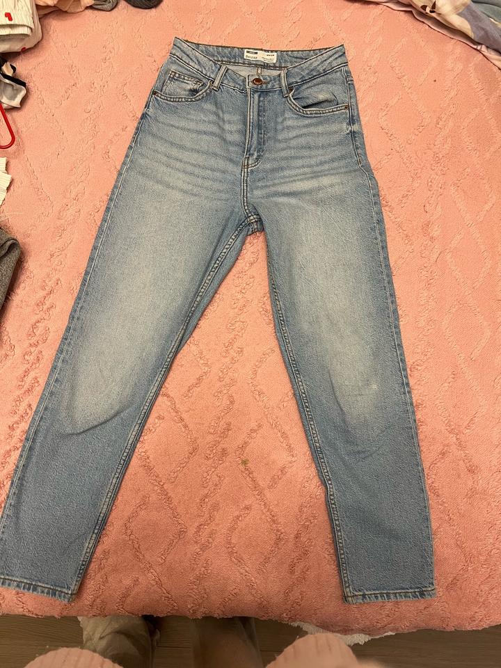 Джинсы Bershka