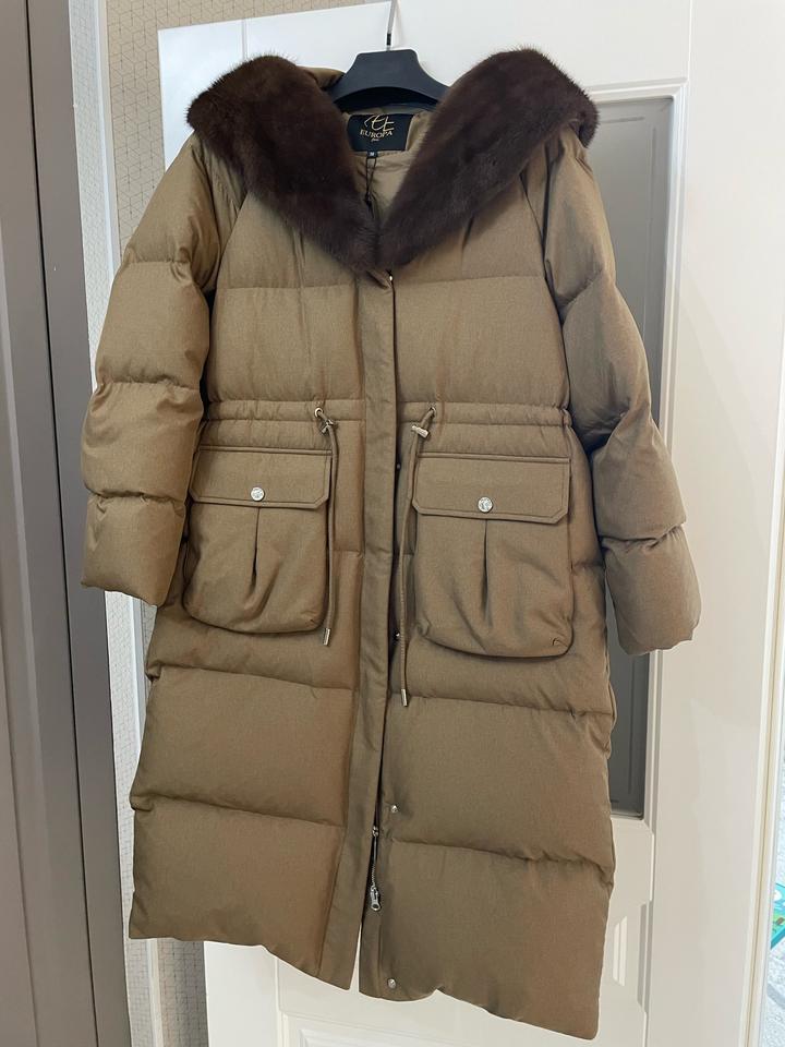 furs Пуховик абсолютно новый