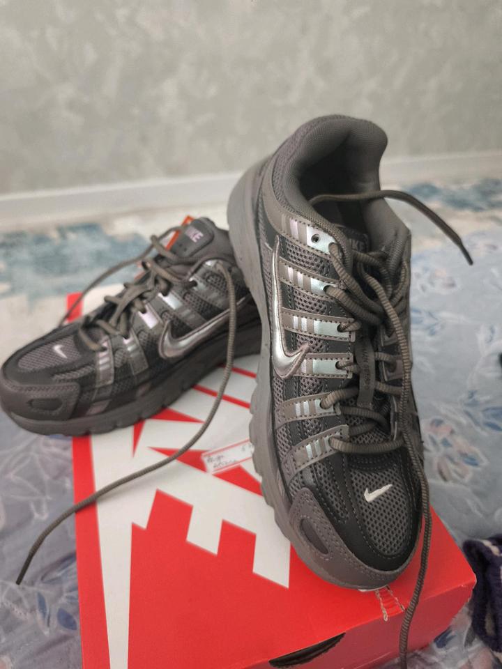 Кроссовки Nike