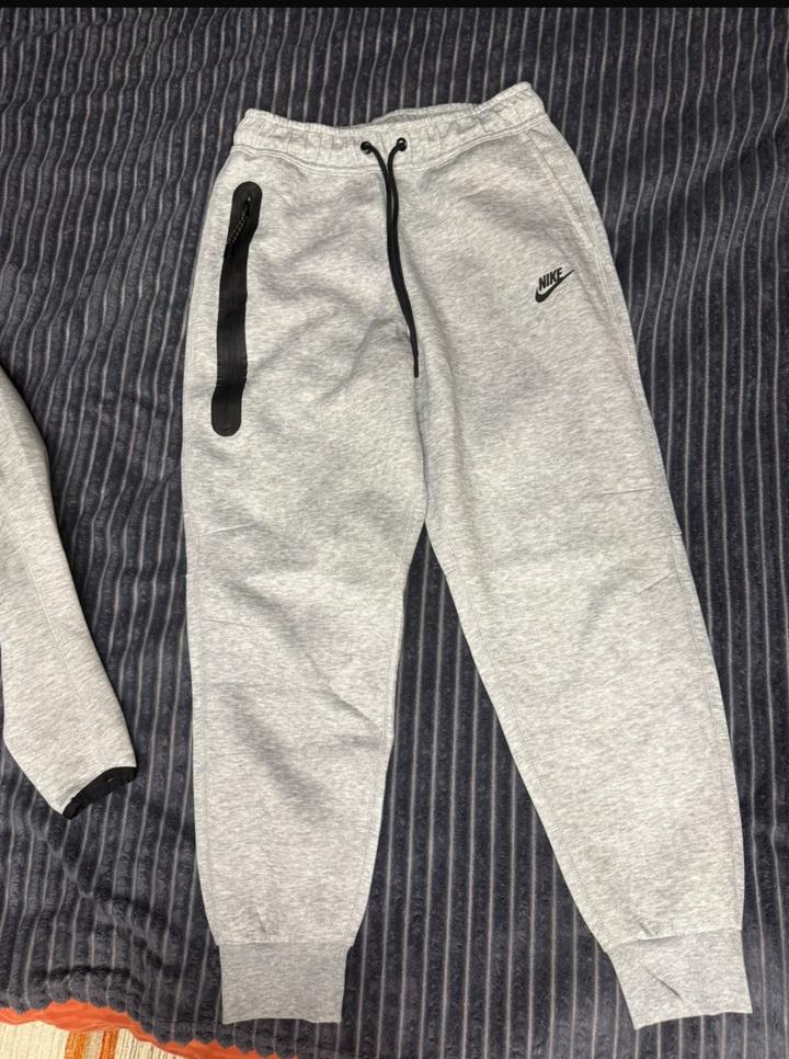 Nike tech fleece