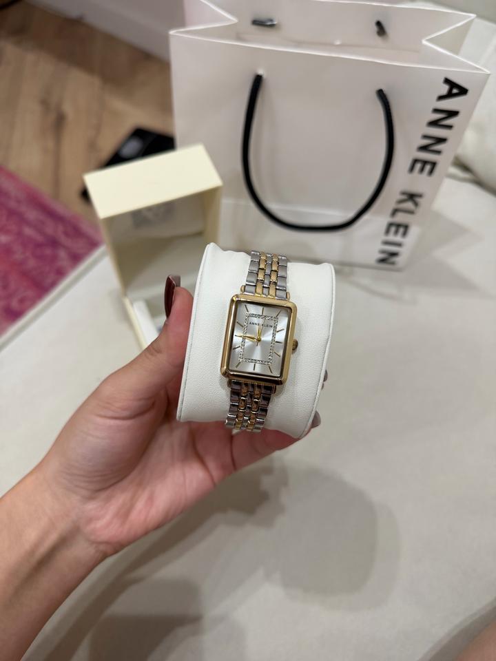 Часы Anne Klein