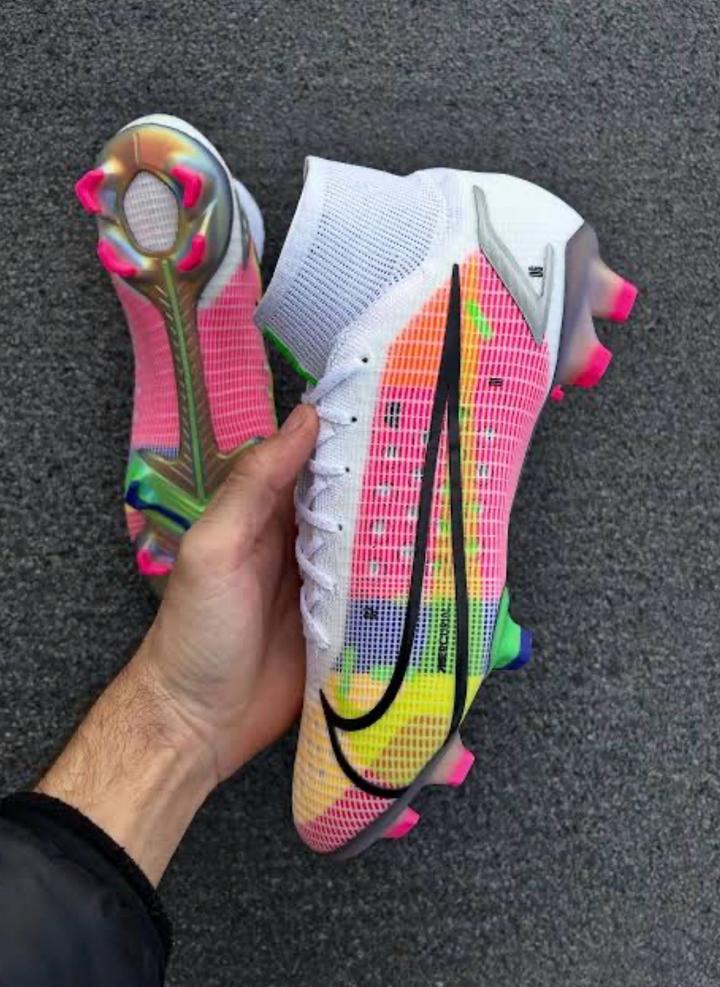Футбольные бутсы Nike Mercurial