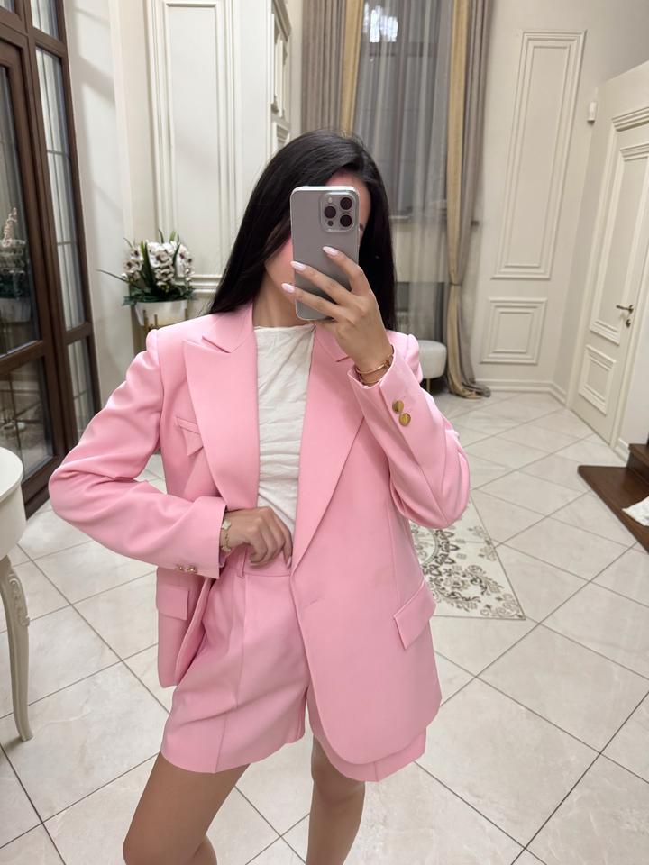 Костюм COURAGE COUTURE с пиджаком и шортами