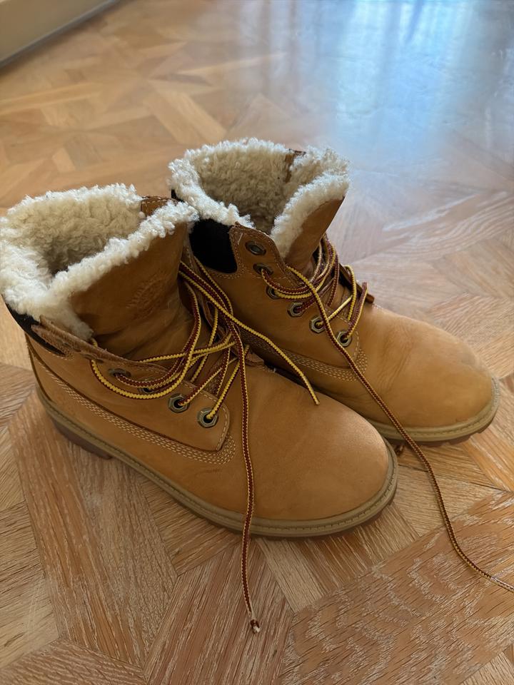 Женские( детские)  ботинки Timberland с мехом