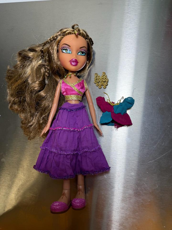 Кукла Bratz