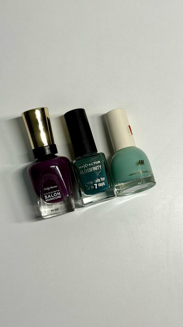 Набор лаков Sally Hensen, Max Factor, H&M (цена за все)