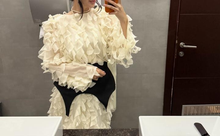 Alisha Atelier Платье с объемными лепестками и контрастным корсетом
