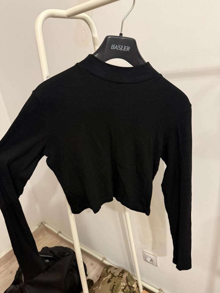 Bershka Укороченная водолазка и кофта