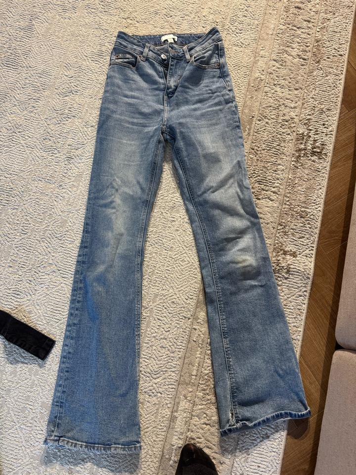 Джинсы клеш H&M