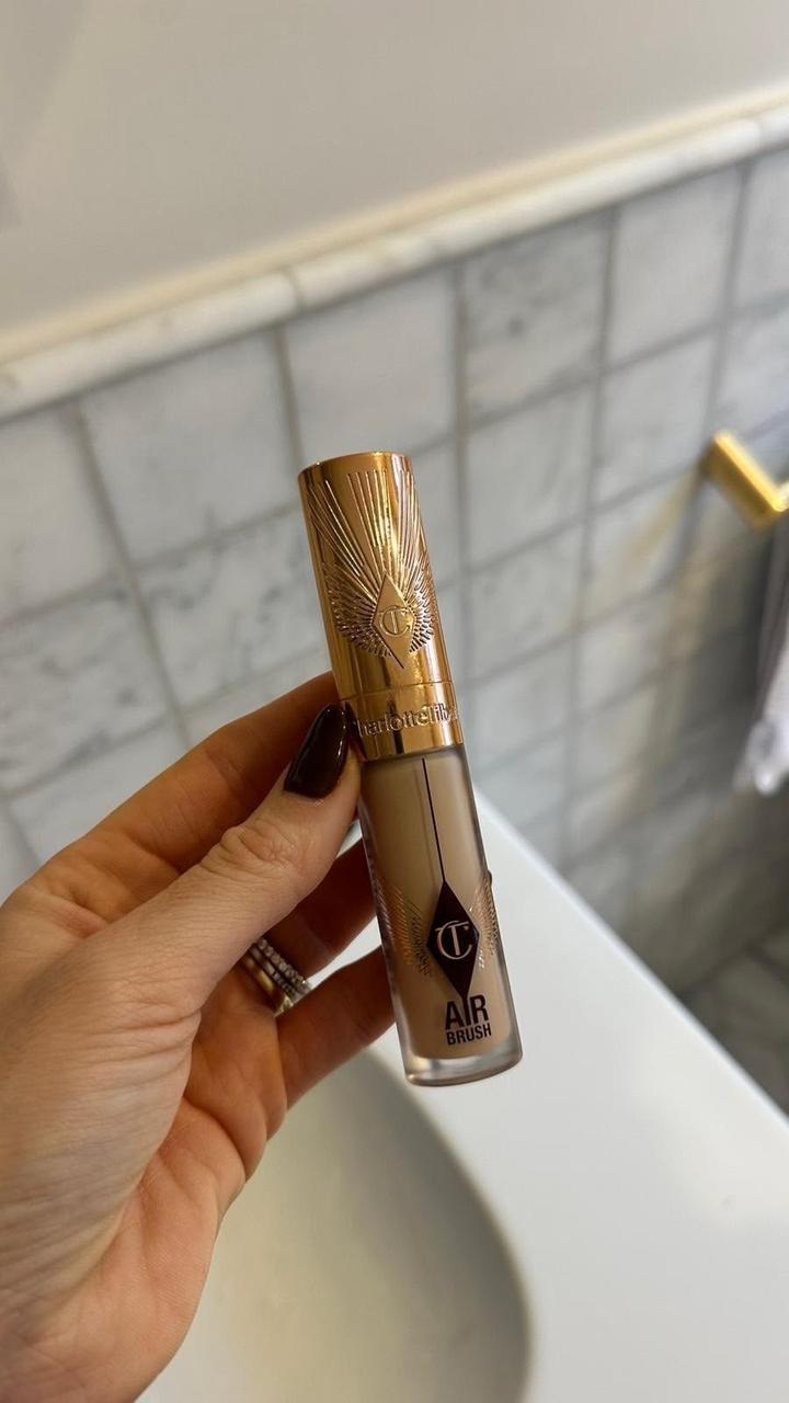 Консилер Charlotte Tilbury Airbrush Flawless Blur Concealer