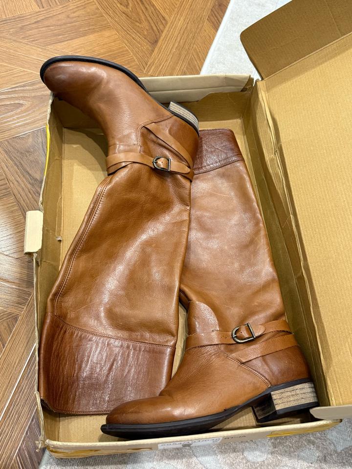 Кожаные высокие сапоги Zara