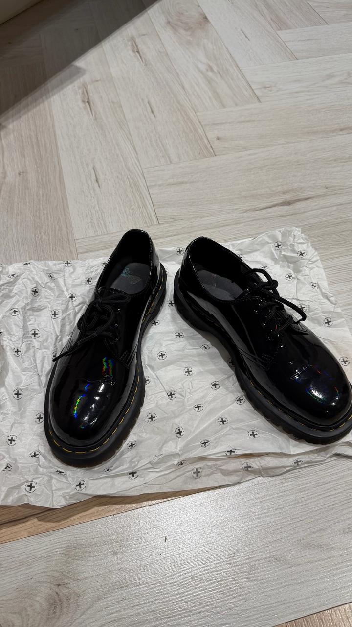 Дерби Dr. Martens