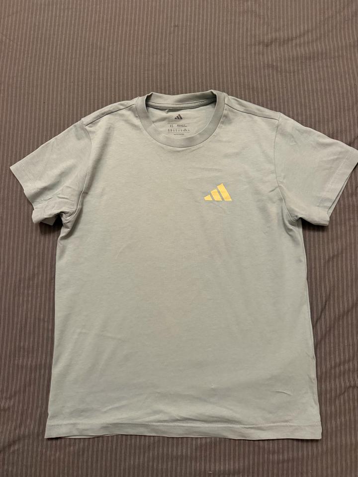 Футболка adidas