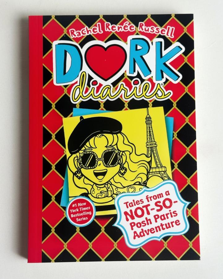 Dork Diaries: Tales from a NOT-SO-Posh Paris Adventure