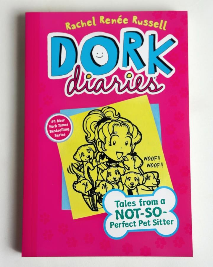 Dork Diaries: Tales from a NOT-SO-Perfect Pet Sitter