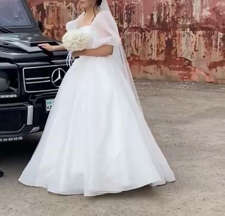Свадебное платье
