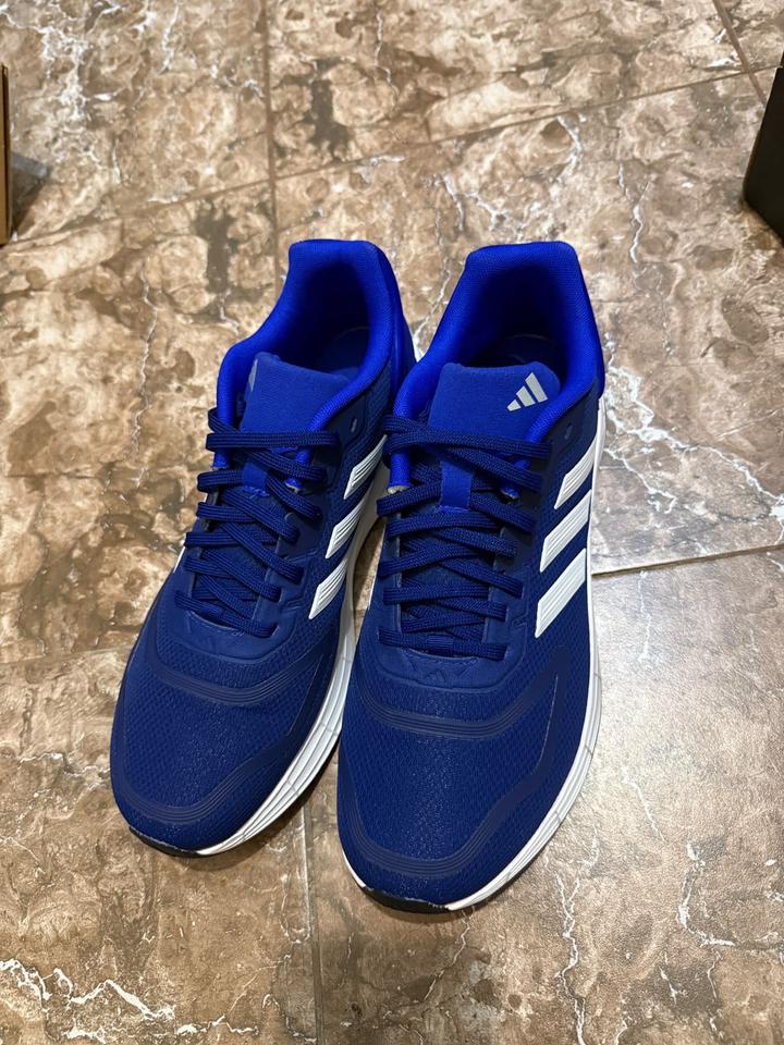 Кроссовки adidas