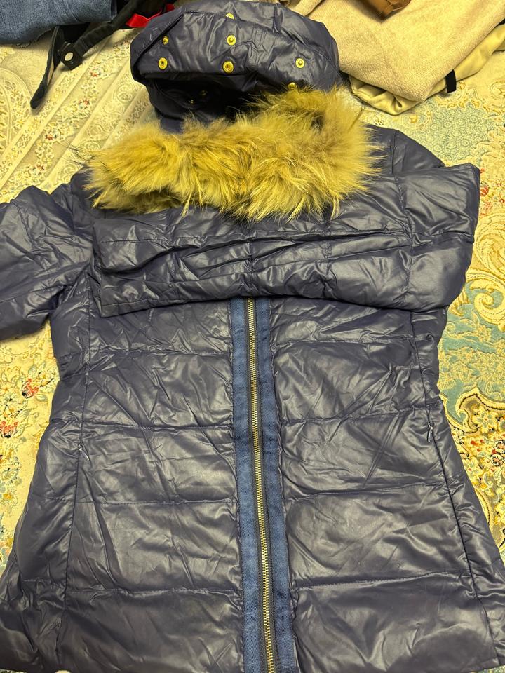 Moncler Пуховик женский с капюшоном