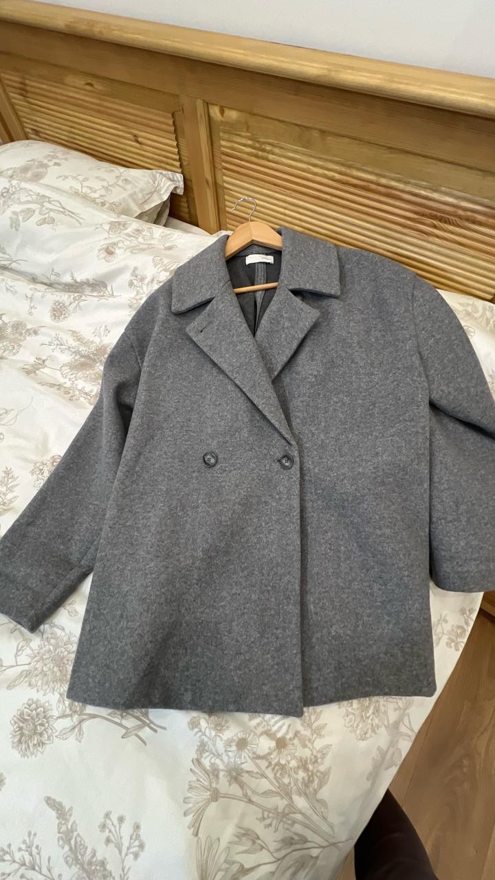 Zara Серые пальто