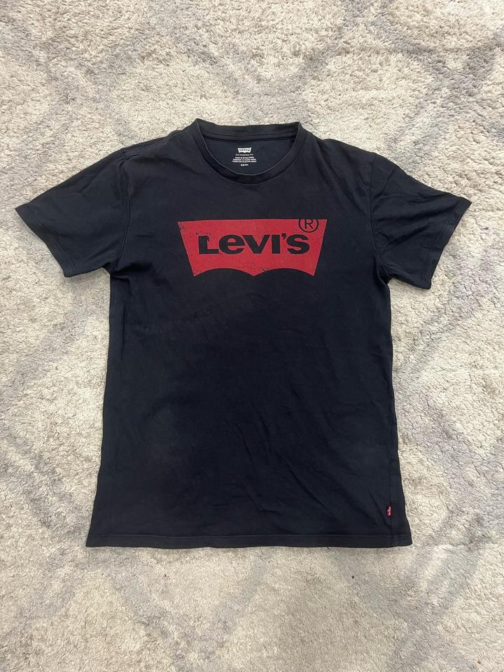 Футболка Levi's