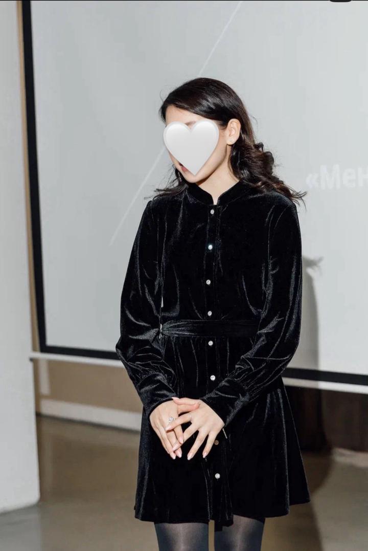 Zara Бархатное платье