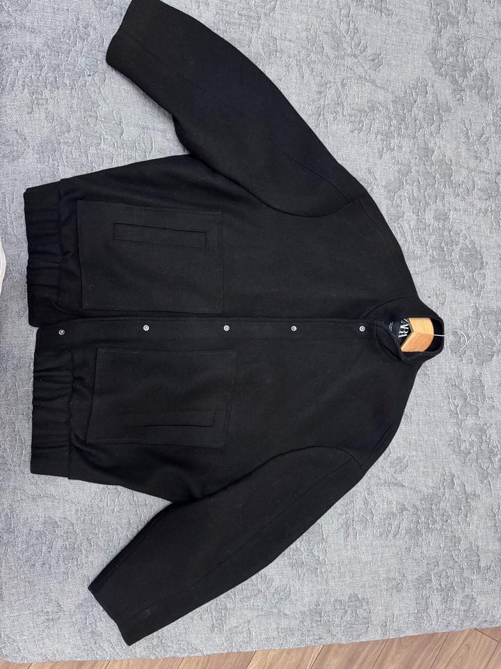 Бомбер ZARA