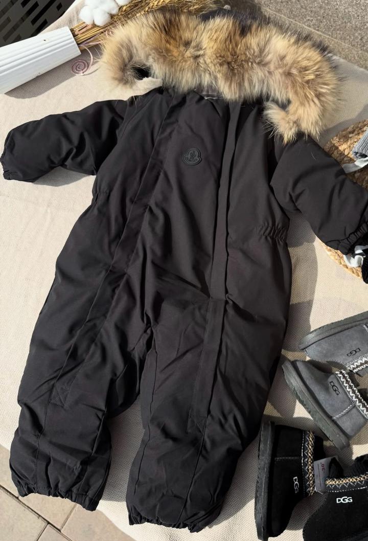 Moncler Комбинезон Монклер в черном цвете