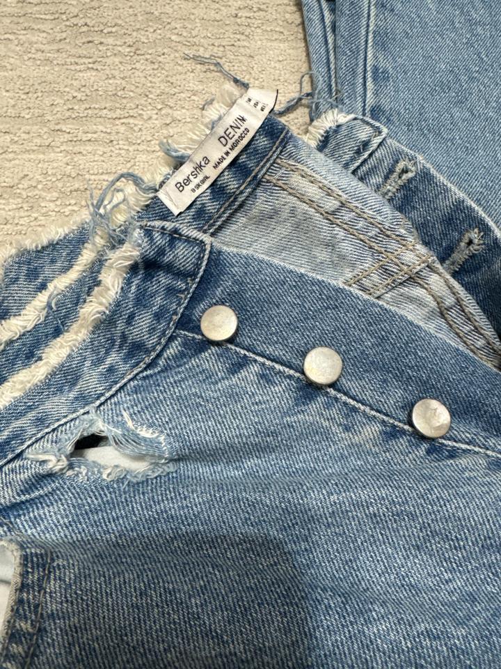 Женские джинсы Bershka