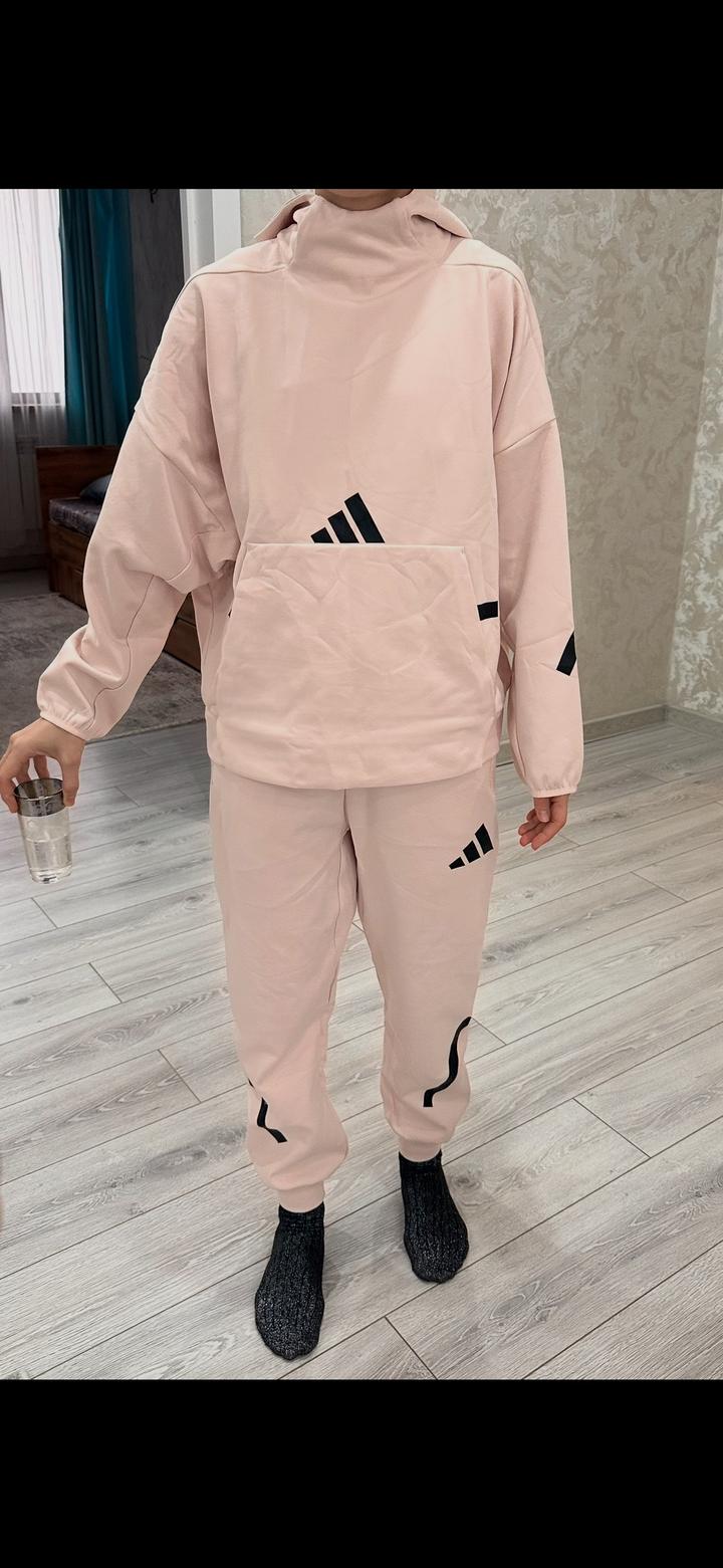 Спортивный костюм adidas